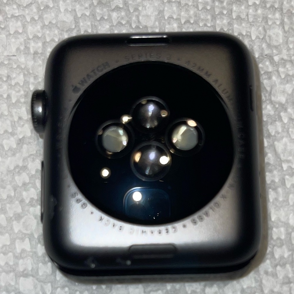 Apple Watch Series 3 42mm GPS + LTE - Picture 4 of 15